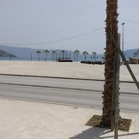 Lungomare Apartament *
